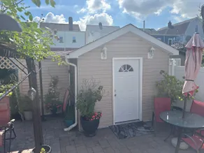 Cozy 1BR Guesthouse Near Newark Airport & NYC - Image 4