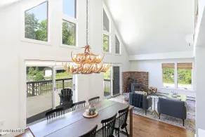 Family friendly house with fenced yard & fire pit - Image 3