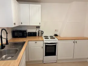 19th Century Apartment Near Stonehenge & Salisbury - Image 3