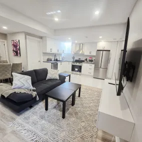 Bright & Spacious 3Br/2Bth Suite Private Entrance - Image 2