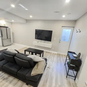 Bright & Spacious 3Br/2Bth Suite Private Entrance - Image 3