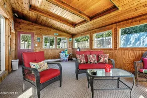 Rock Island Beach House - Image 4