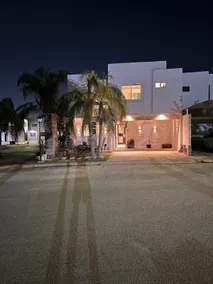 Area/industrial/Mieleras/private community/3 bathrooms/large - Image 2