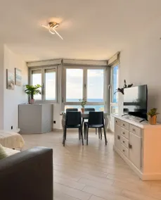 Seaside retreat with pool and views, Marbella - Image 4