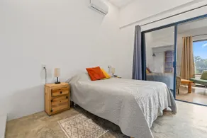 Beach Retreat 2 Bdrm 2 Bath - Image 4