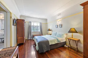 Step Back into Style! 2Bed/1Bath/1Car ~ New Farm - Image 5