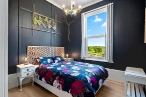 The Origami Apartment. Spacious, private, local views......close to town - Image 3