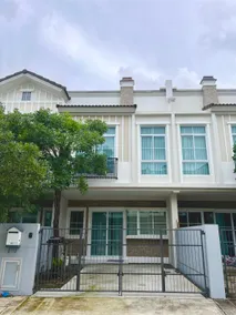 Nirin: Serene 2 Beds Townhome near Mega Bangna - Image 5