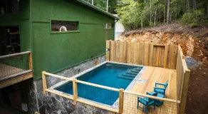Peaceful Mountain town Creek Escape w/private pool - Image 2
