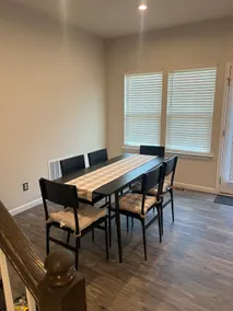 Modern townhouse in the CVNP - Image 4