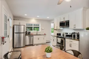 Killington Mountain Retreat -Great Group Ski House! Close to Resort - Hot Tub - Ski Rental Deals - Image 4