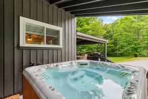 Killington Mountain Retreat -Great Group Ski House! Close to Resort - Hot Tub - Ski Rental Deals - Image 3
