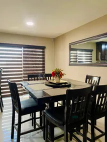 Large, central, full house, enclosed garage - Image 5
