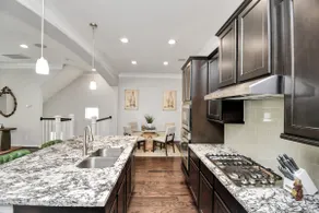 Centrally Located Modern Comfort in Houston - Image 4