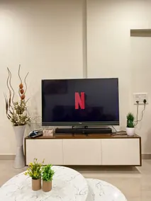 Spacious 1BHK No. OberoiMall/FilmCity/Nesco/ITPark - Image 2
