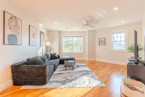 7 Min To Cambridge | Broadway Condo | Washer+Dryer - Image 2