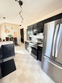 3BR Peaceful Home with Large Yard & Deck near I-77 - Image 4