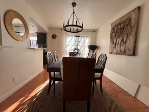 E’s Beautiful Modern Condo - Downtown Alhambra - Image 3