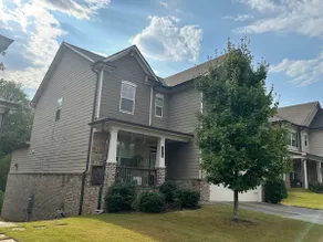 Model- Home Modern, Spacious, and Great Location - Image 2