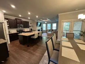 Model- Home Modern, Spacious, and Great Location - Image 5