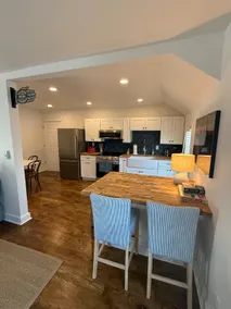 Cape Cod Apartment B - Image 2