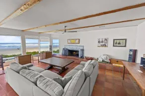 Coastal Escape with Stunning Views, Pet-Friendly - Image 2