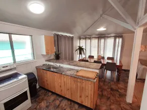 Sand Miners Retro Rainbow Beach Cottage - Image 2