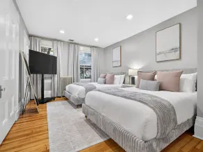 NEW Harvard Sq 4BR Loft, Free Parking, MIT & Charm - Image 5