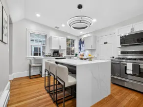 NEW Harvard Sq 4BR Loft, Free Parking, MIT & Charm - Image 3