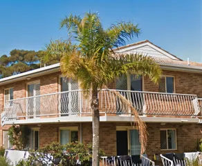 Bright & Breezy Top Floor Beach Apartment - Image 3