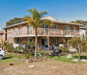 Bright & Breezy Top Floor Beach Apartment - Image 4