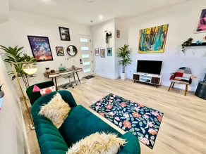 PopArt Townhouse - Image 2