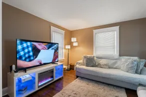 Home -Highland park/Uni of ROC- 1 king/2 queen bed - Image 3