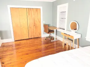 Home -Highland park/Uni of ROC- 1 king/2 queen bed - Image 3