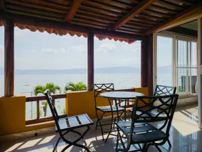 Villa Coxala, lakeside house and hot springs - Image 4