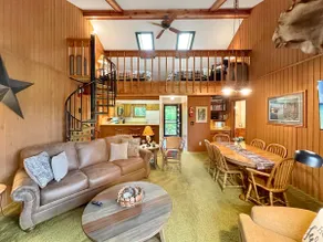 Bear Hills Retreat with Scenic Fairway Views - Image 2