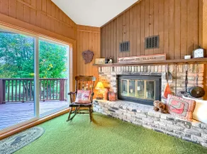 Bear Hills Retreat with Scenic Fairway Views - Image 5