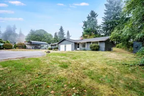 Modern Duplex | 2BR • AC • Garage • Quiet - Image 2
