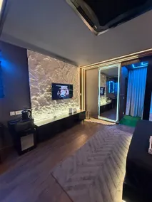 Lunar Luxe Suite in Element one - Image 4