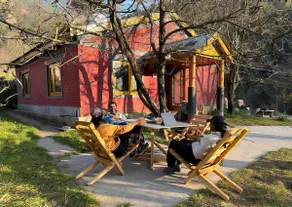 Entire Apple Orchard Home Workation Peaceful Views by SiyaU Stay - Image 2