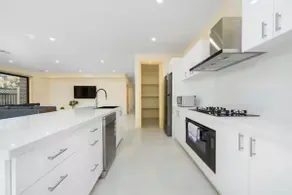 Fantastic Large Family Home, 6 Mins to Melbourne Airport - Image 3