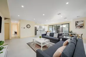 Spacious Family Home, 6 Mins to Melbourne Airport - Image 3