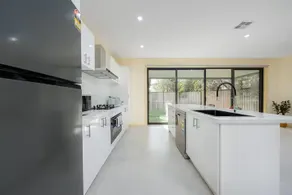 Spacious Family Home, 6 Mins to Melbourne Airport - Image 5