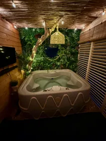 Woodland Escapes Glamping - Utopia - Image 3
