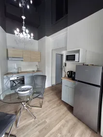 The discreet romantic, apartment with Jacuzzi - Image 4