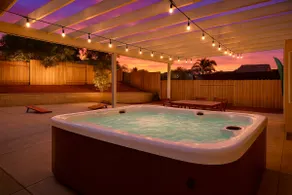 A Romantic Family Retreat Home - Game room-Hot tub - Image 2