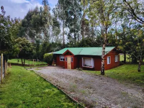 Warm and cozy getaway – hot tub included - Image 2