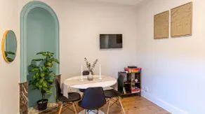 2 bedrooms • Balcony • Train station & center within walking distance • Nancy - Image 4