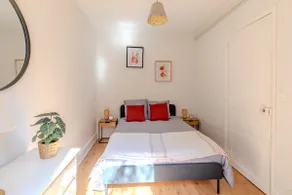 2 bedrooms • Balcony • Train station & center within walking distance • Nancy - Image 3