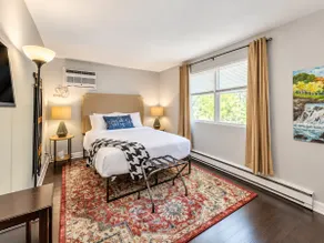Pet-Friendly 2BR + Balcony | Walk to Train - Image 4